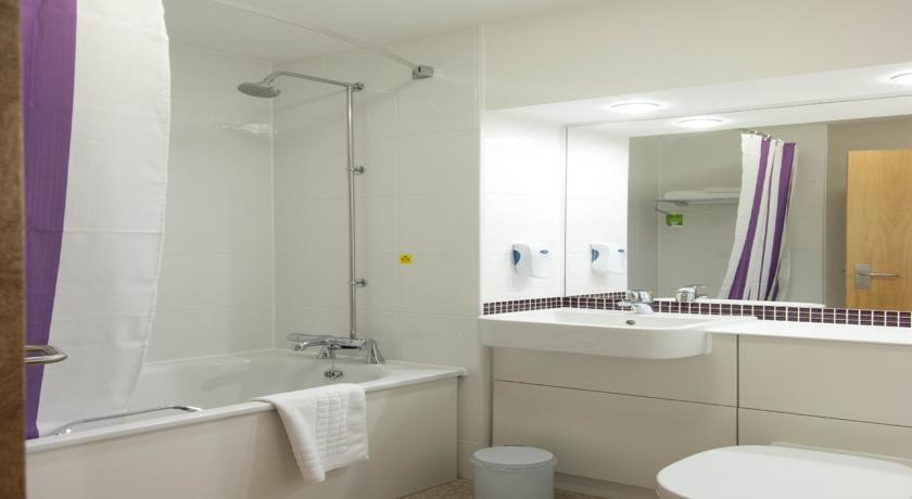 Premier Inn Chester Central - North Bagian luar foto