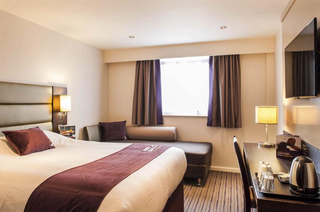 Premier Inn Chester Central - North Bagian luar foto