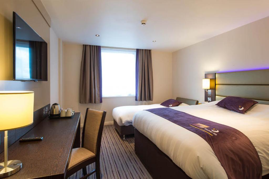 Premier Inn Chester Central - North Bagian luar foto