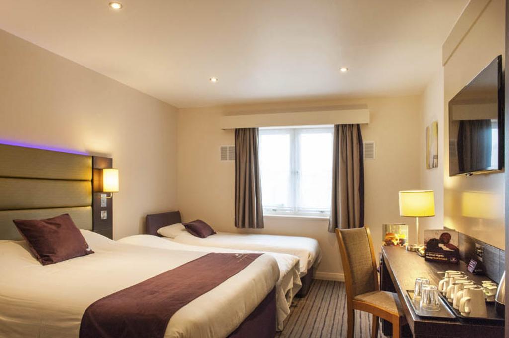 Premier Inn Chester Central - North Bagian luar foto