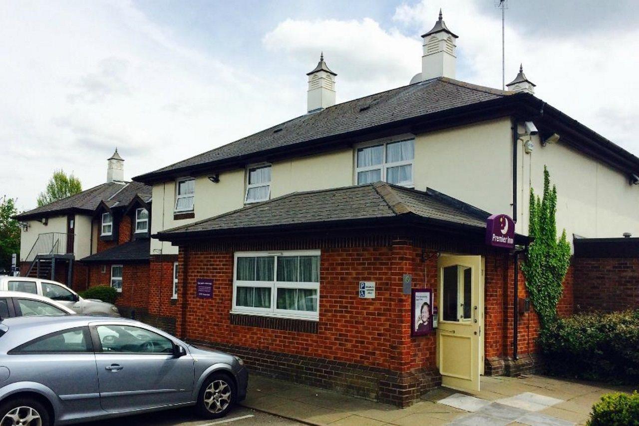 Premier Inn Chester Central - North Bagian luar foto